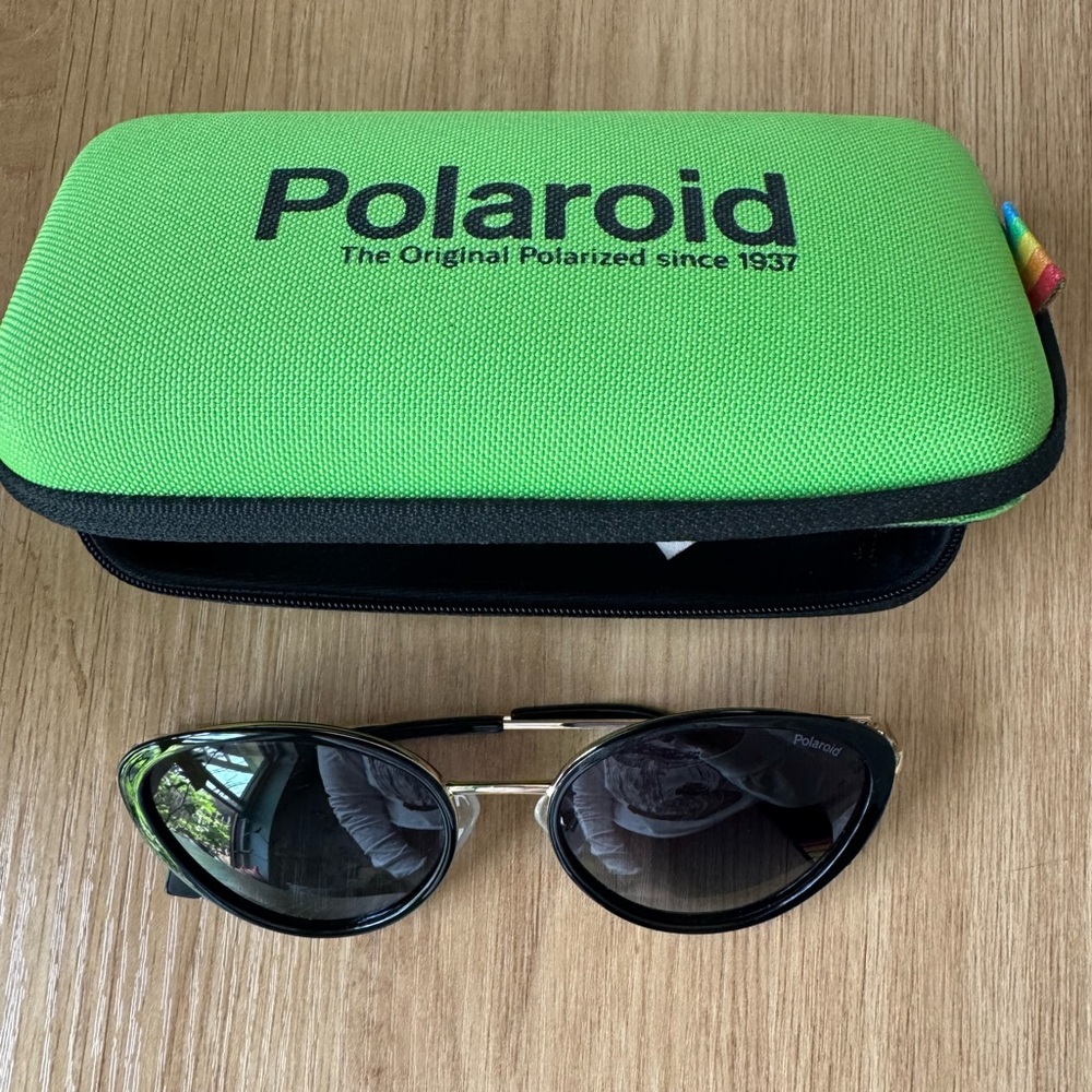 Polaroid Black and Gold Sunglasses